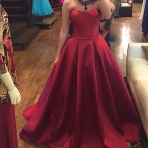 MORELL MAXIE prom dress